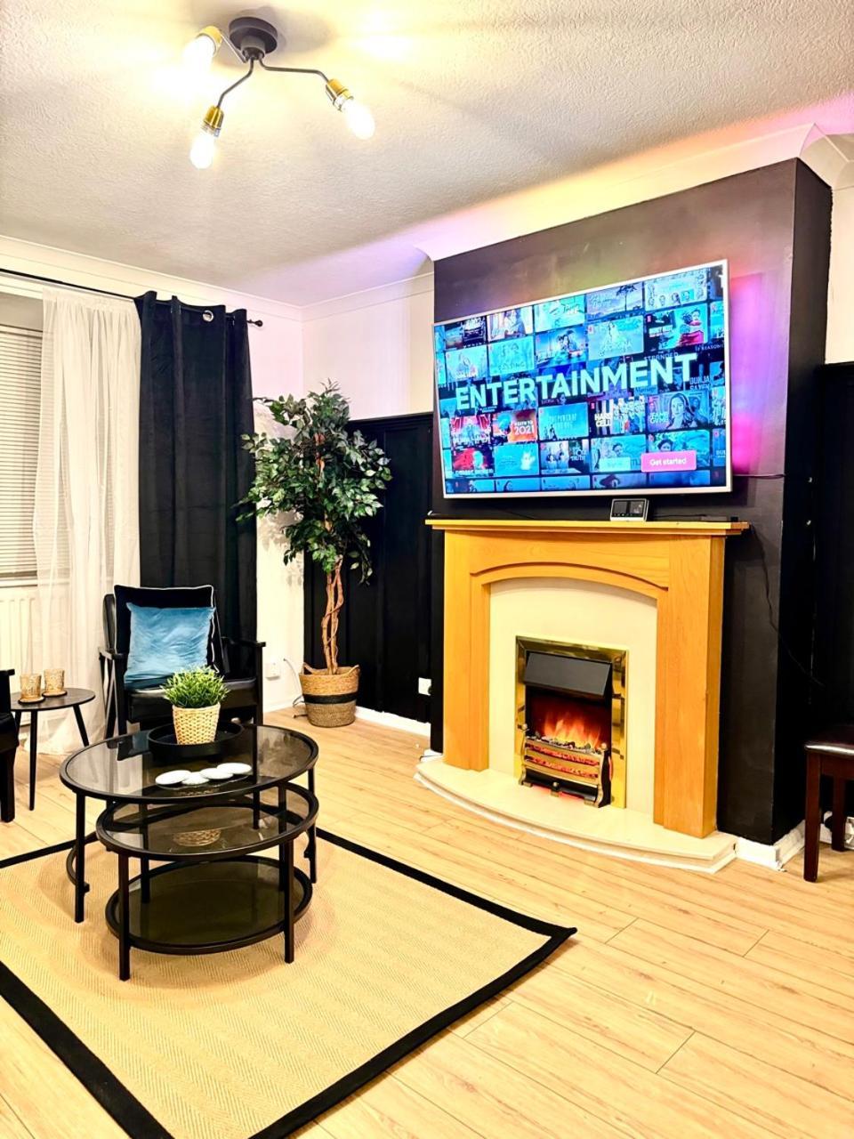 Rnm - Business Professionals Ready, Cost Effective For Large Stays! 3 Bedroom Lounge, Private Access & Entire Place, Kitchen & Washroom With Amenities, Smart Tv, Easy Access, Fast Wifi, Large Driveway, Great Transport Links, Near Worcester Hospital A ภายนอก รูปภาพ